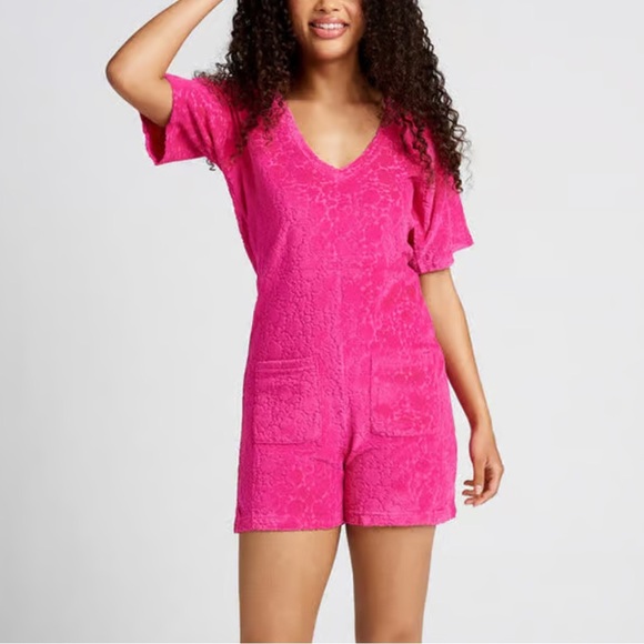 New ModCloth Beach Chaser Velour Romper Sweet Berry - Picture 1 of 10